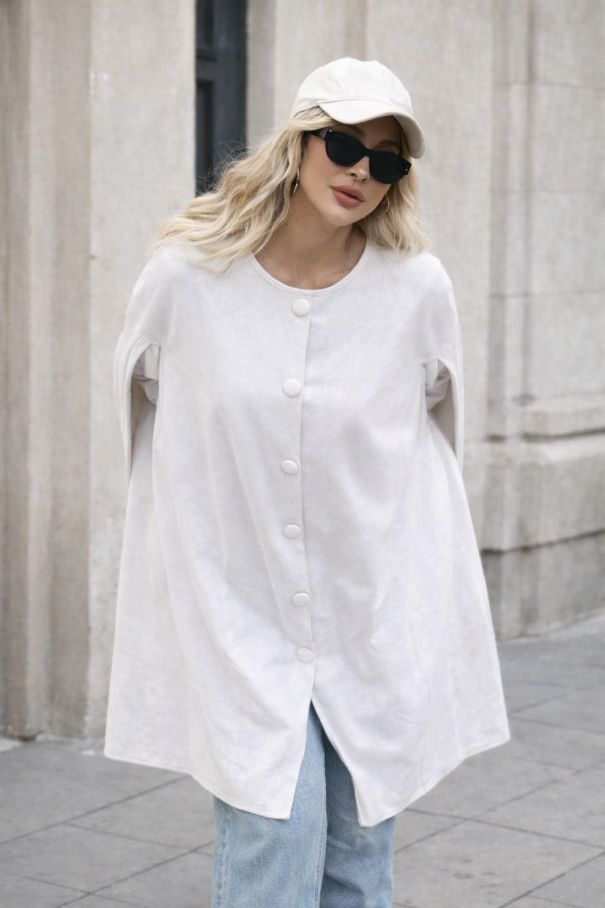 Kadın Düğmeli Premium Comfort Beyaz Kaşe Panço