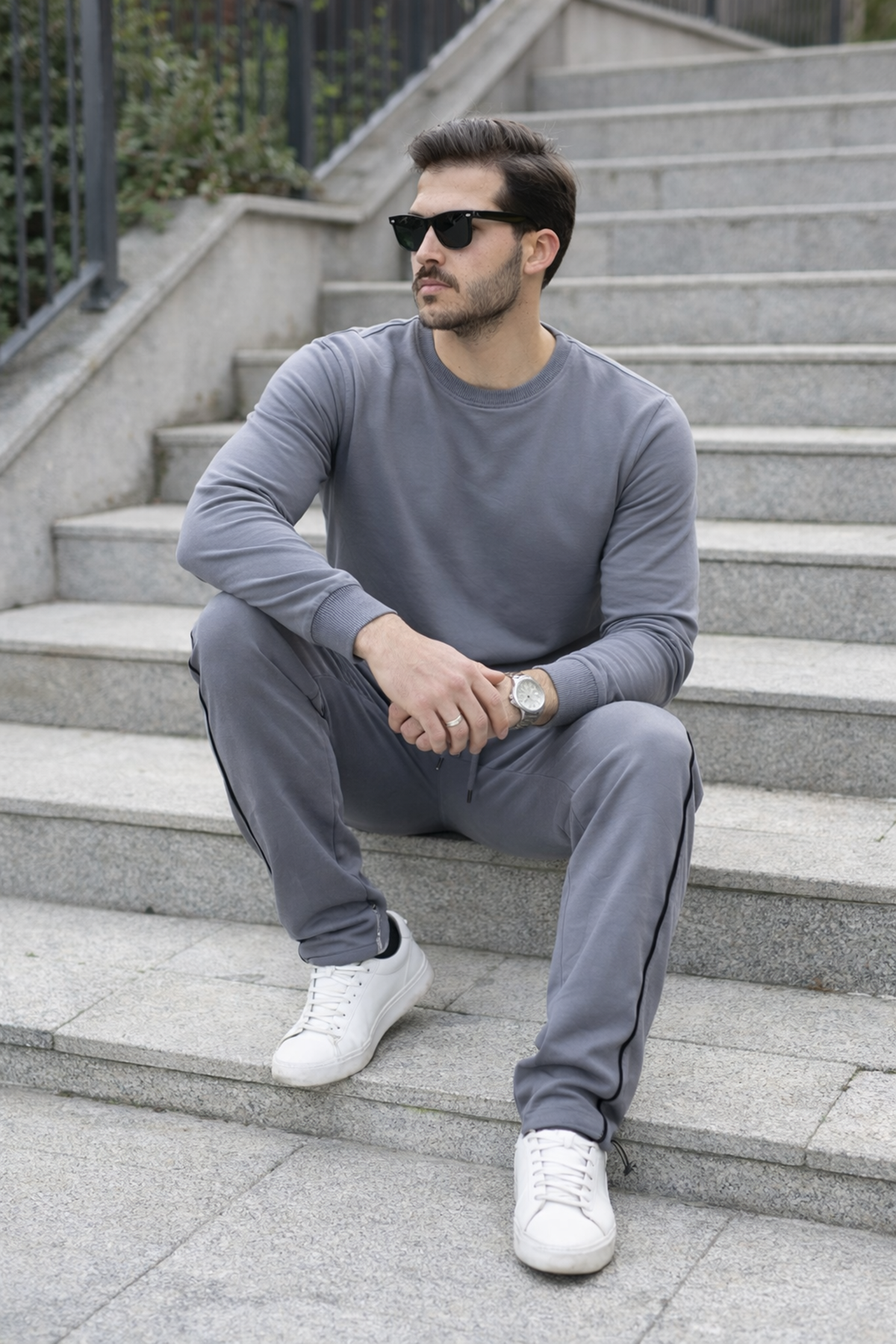 Erkek Çizgili Bisiklet Yaka Dar Füme Eşofman Takımı