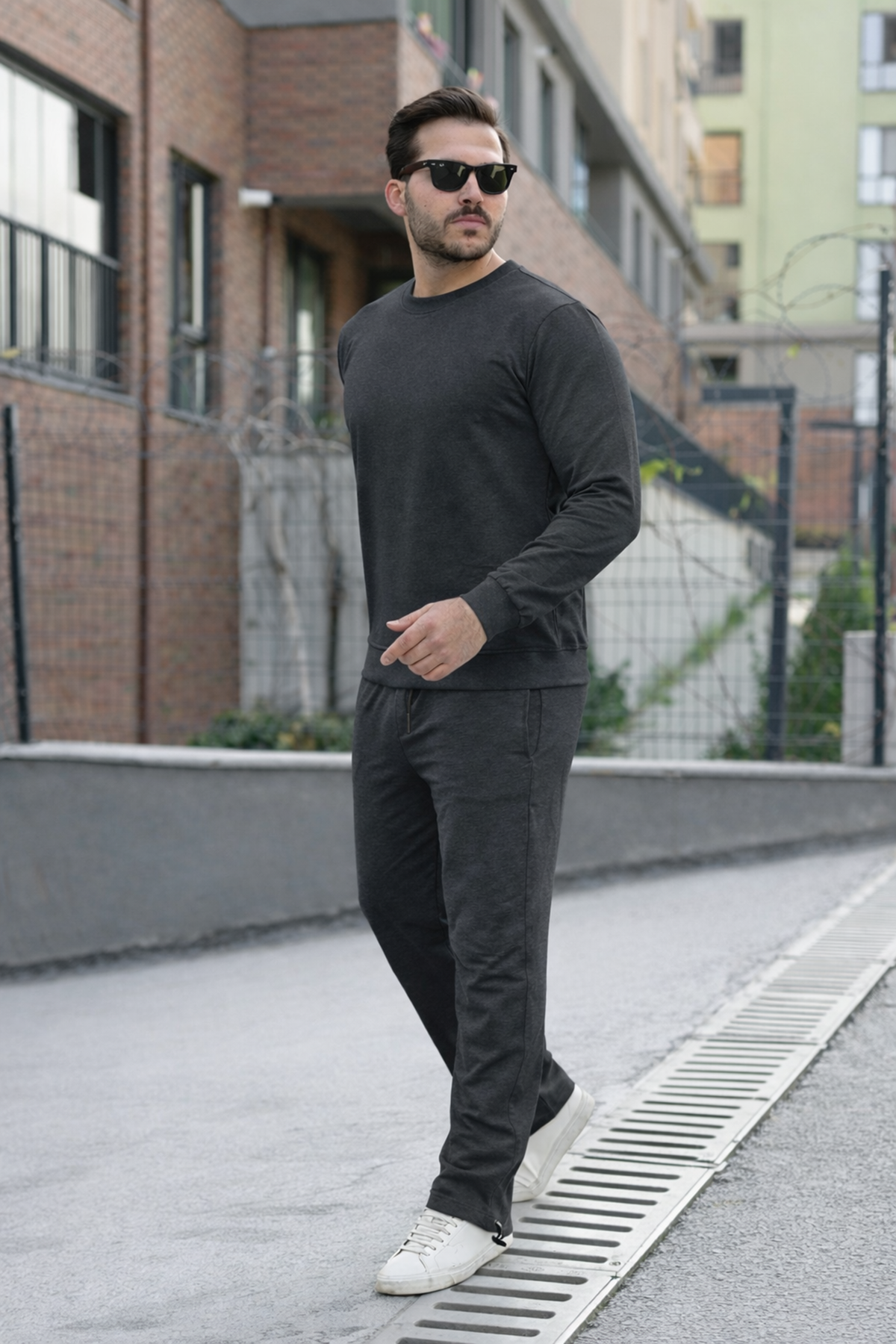 Erkek Pamuklu Bisiklet Yaka Dar Füme Eşofman Takımı