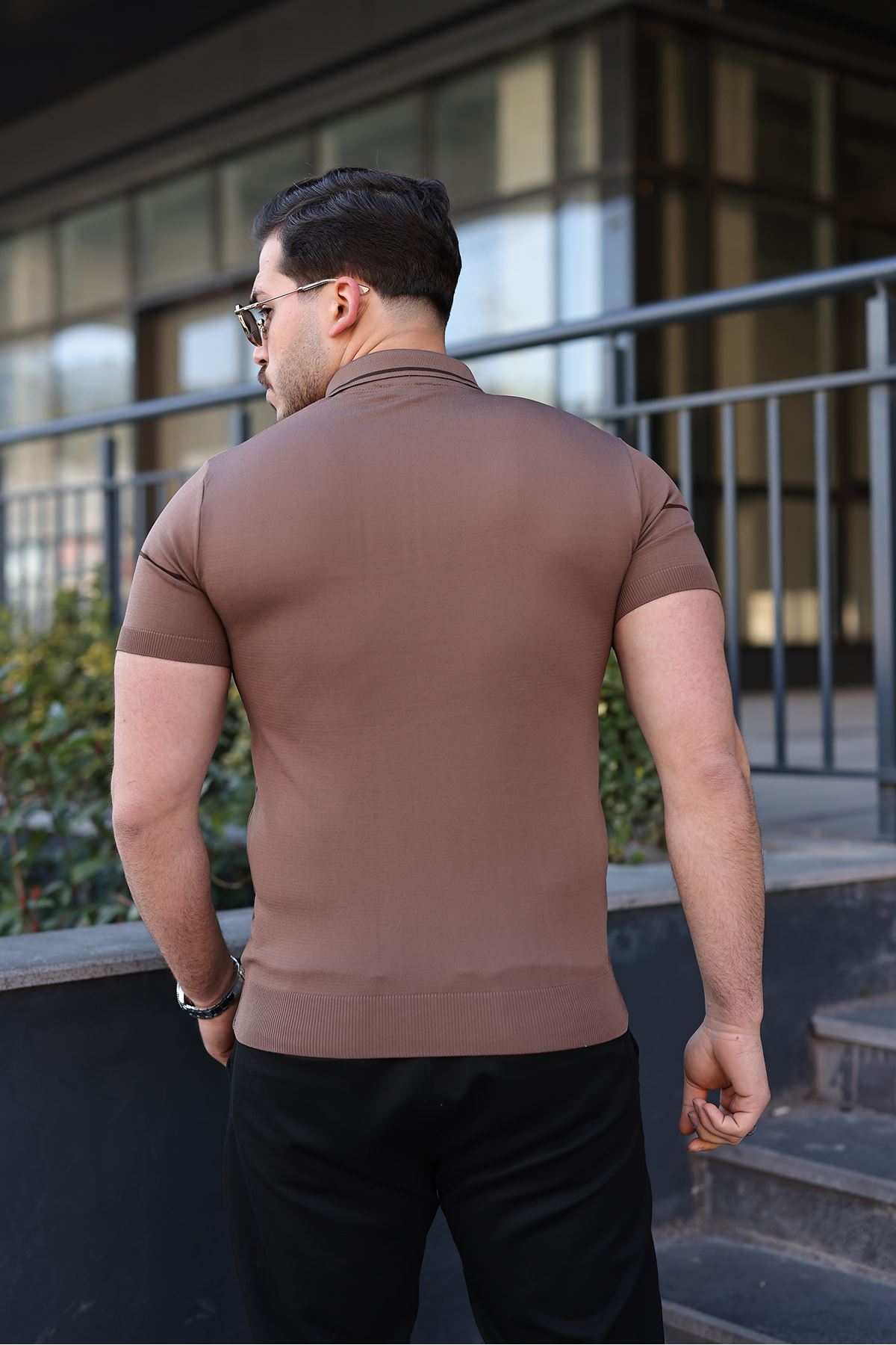 Erkek Günlük Çizgili Fermuarlı Triko S.Kahve Polo Yaka Tişört
