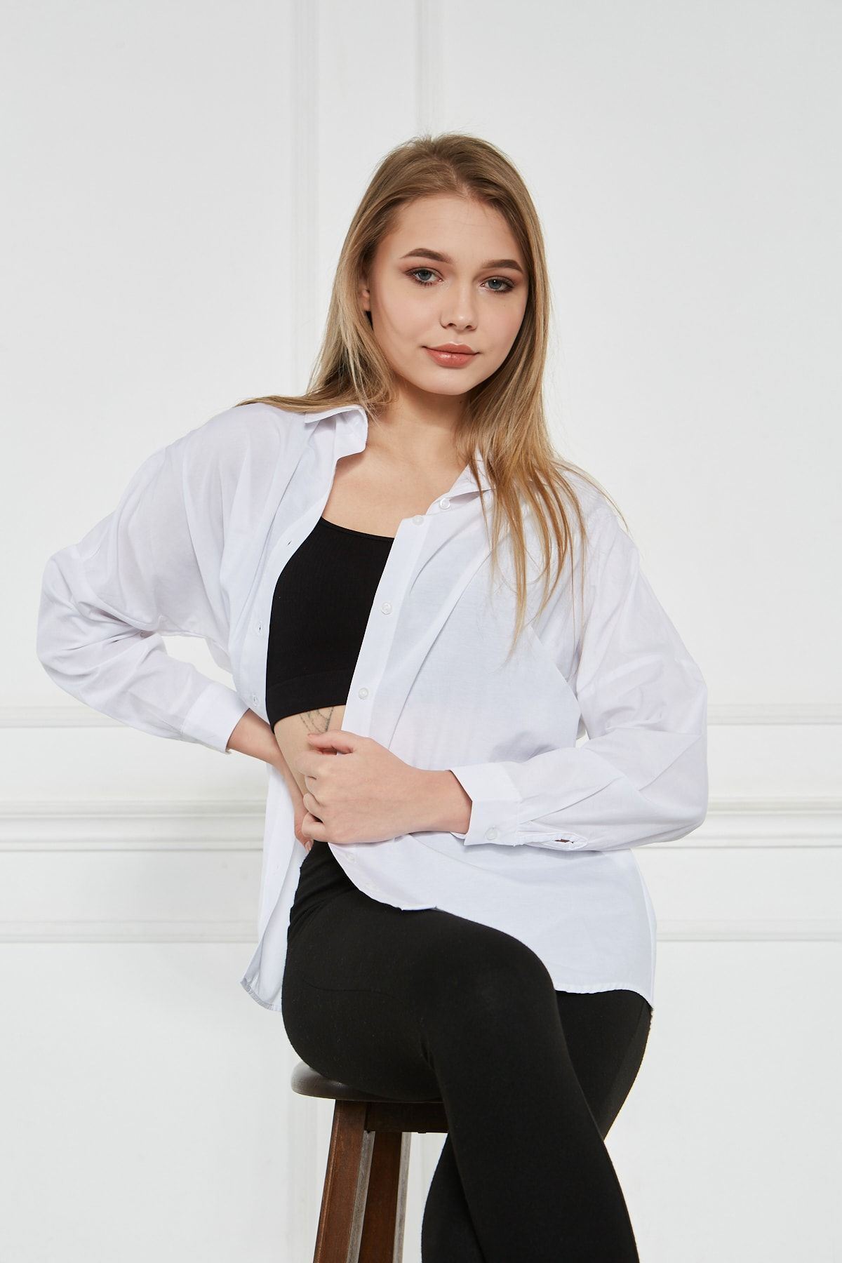 Kadın Oversize Uzun Basic Beyaz Gömlek