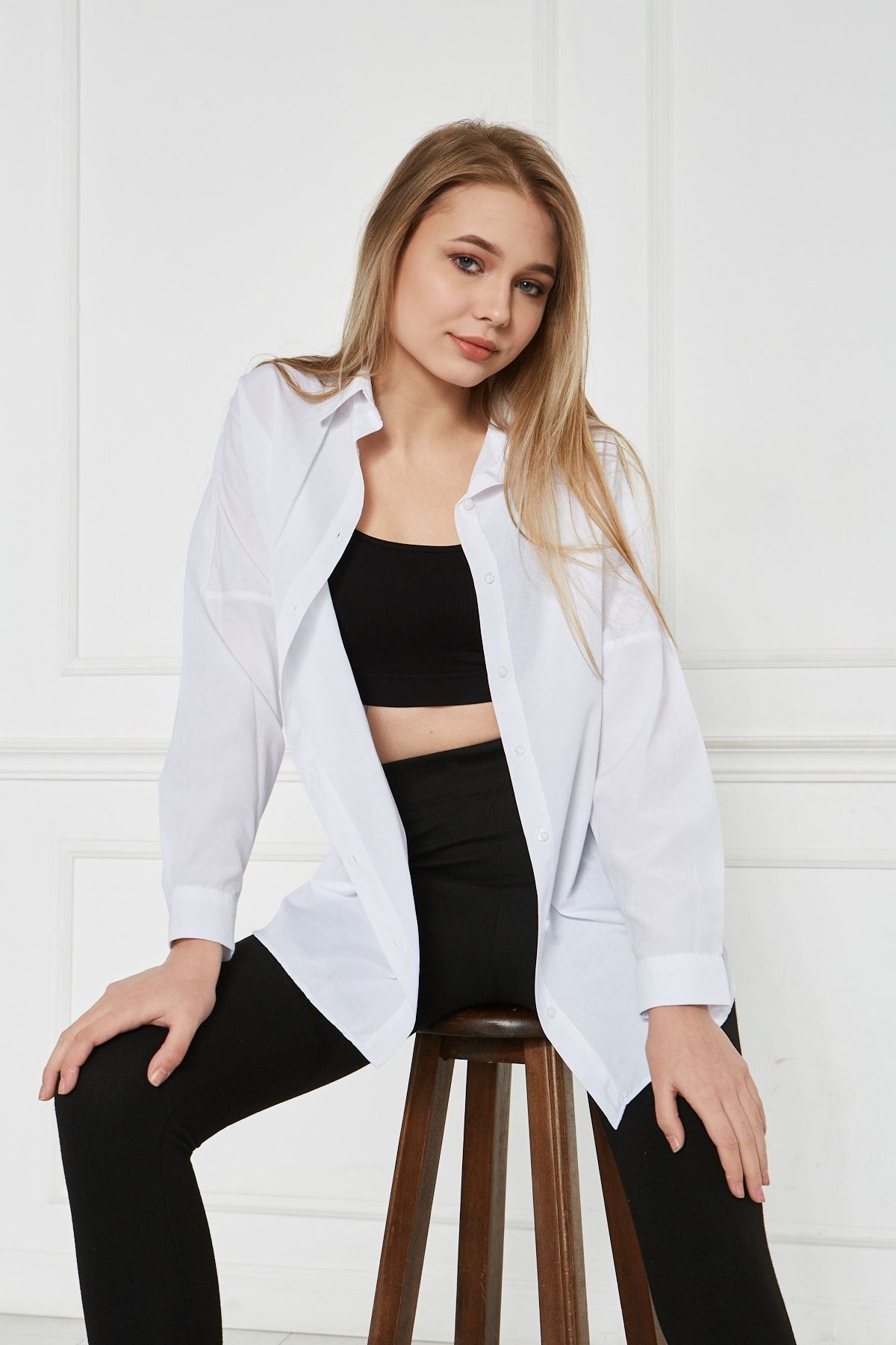 Kadın Oversize Uzun Basic Beyaz Gömlek