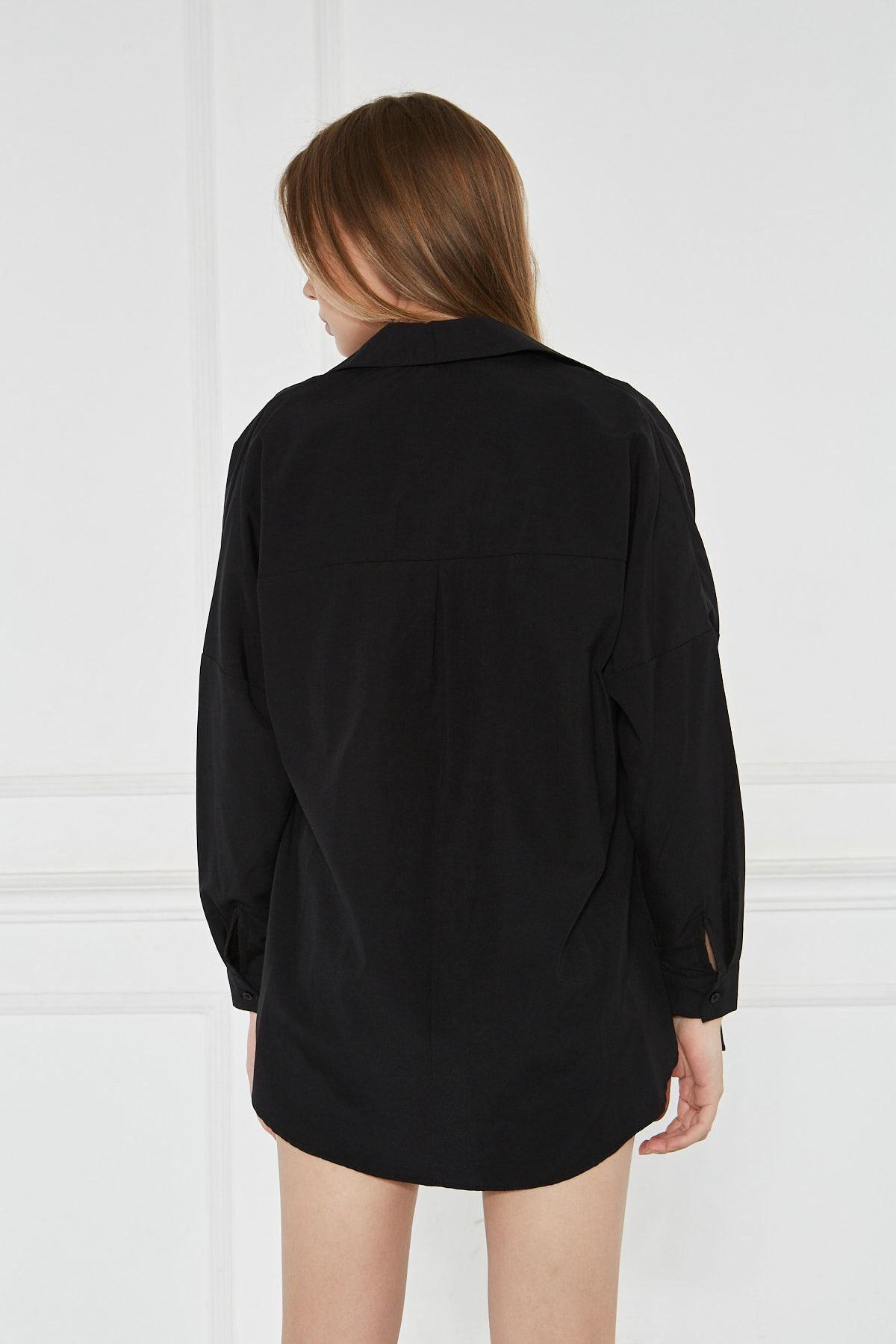 Kadın Oversize Uzun Basic Siyah Gömlek
