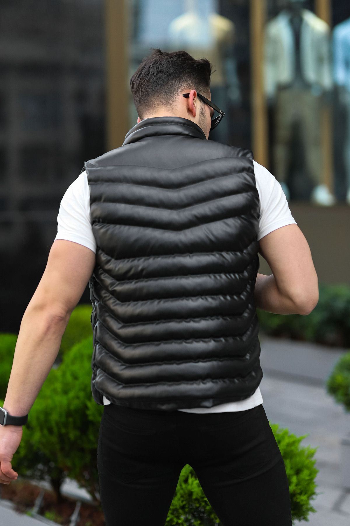 Erkek Kolsuz Fermuarlı Cepli Basic Siyah Şişme Yelek