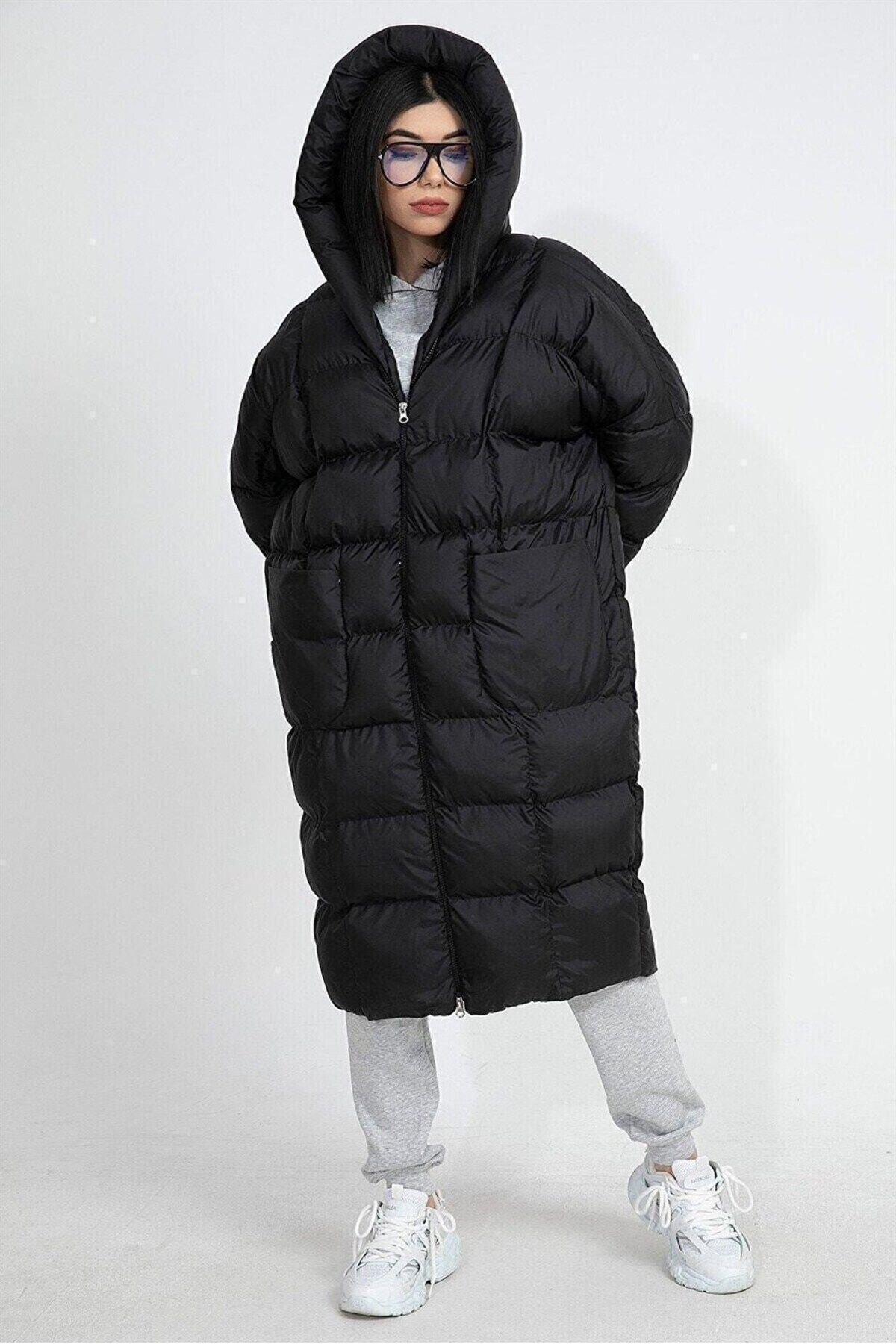 Kapüşonlu Uzun Oversize Şişme Kadın Mont - Siyah