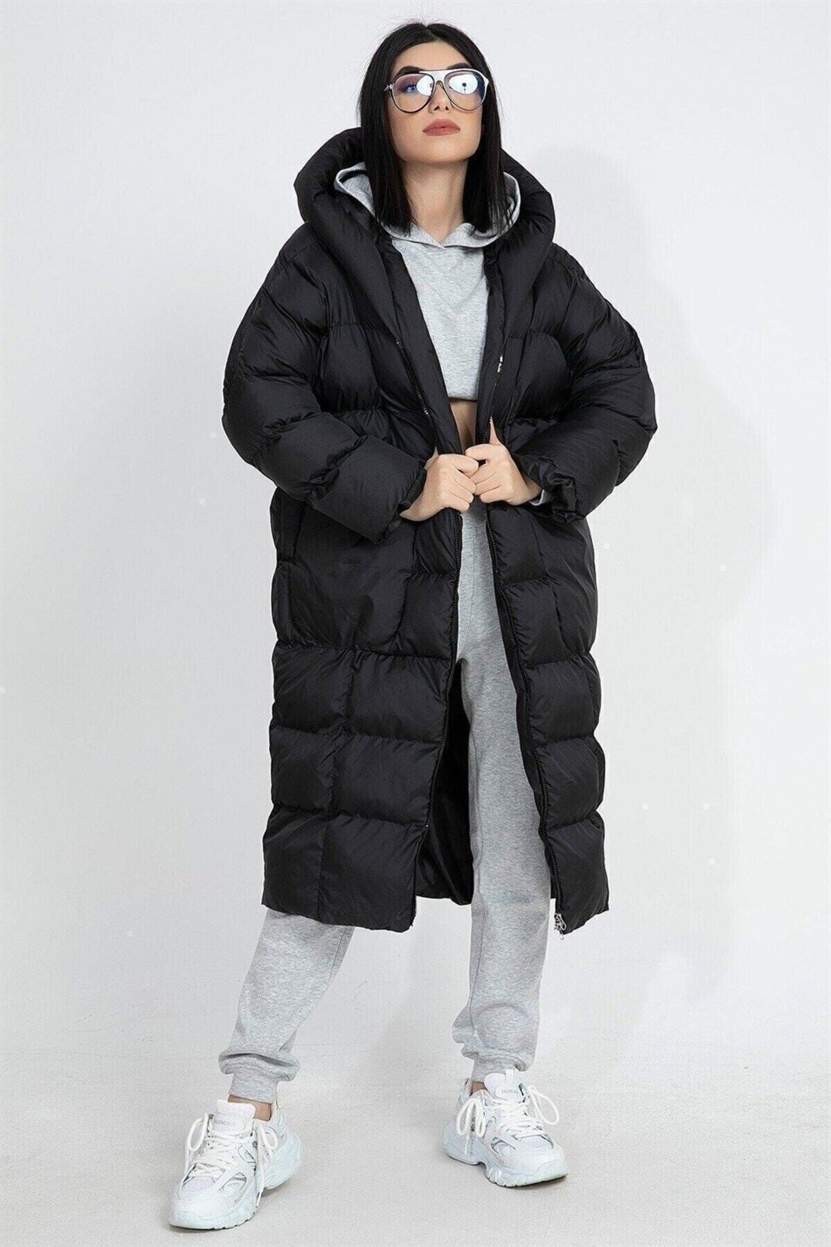 Kapüşonlu Uzun Oversize Şişme Kadın Mont - Siyah