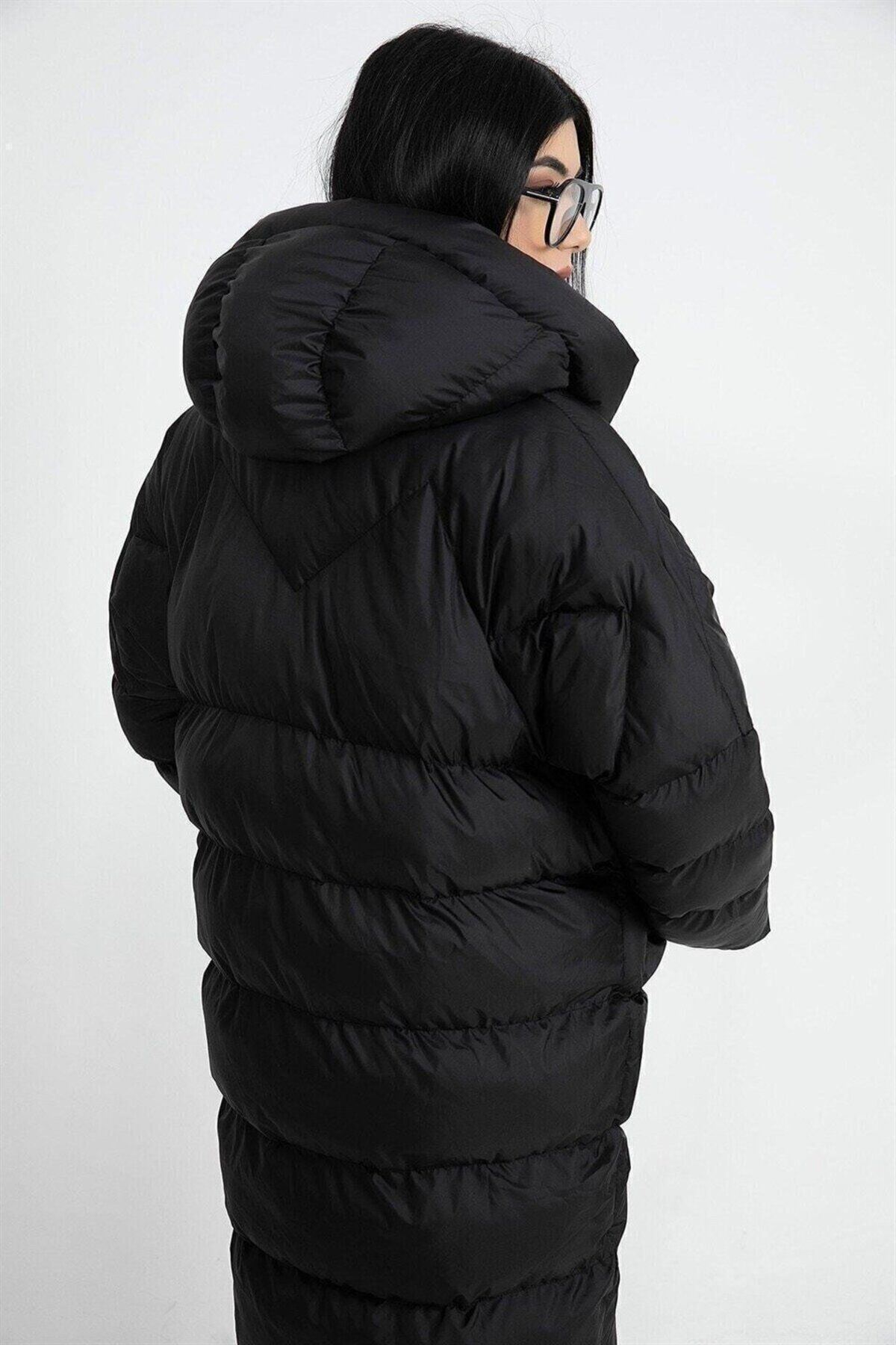 Kapüşonlu Uzun Oversize Şişme Kadın Mont - Siyah