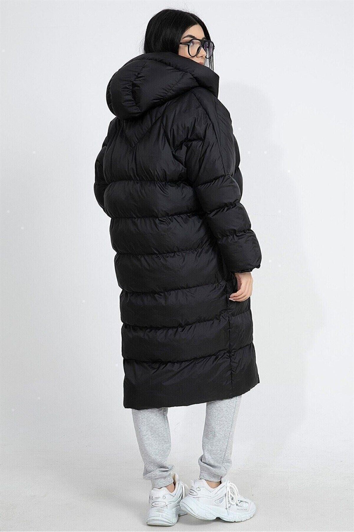 Kapüşonlu Uzun Oversize Şişme Kadın Mont - Siyah