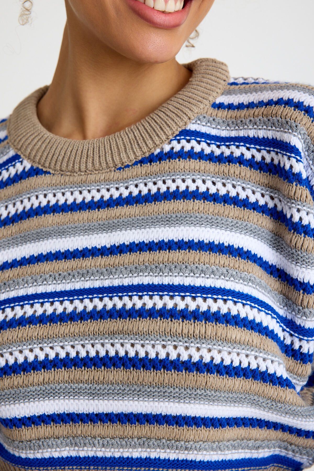 Kadın Trend Delikli Günlük Mavi Crop Kazak