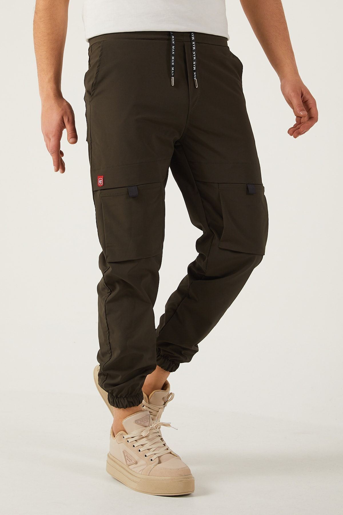 Erkek Paraşüt Kumaş Tarz Cepli Paça ve Bel Lastikli Jogger Spor Pantolon