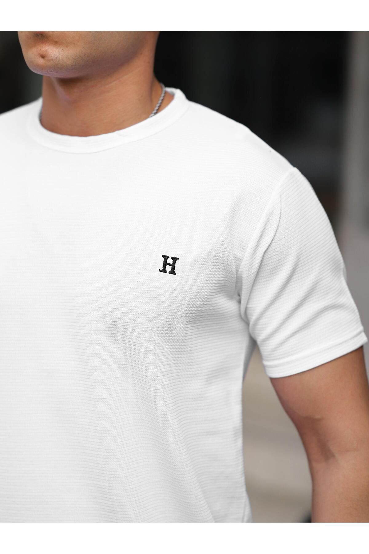 Erkek Slim Fit Waffle Kumaş Sıfır Yaka Nakışlı T-shirt
