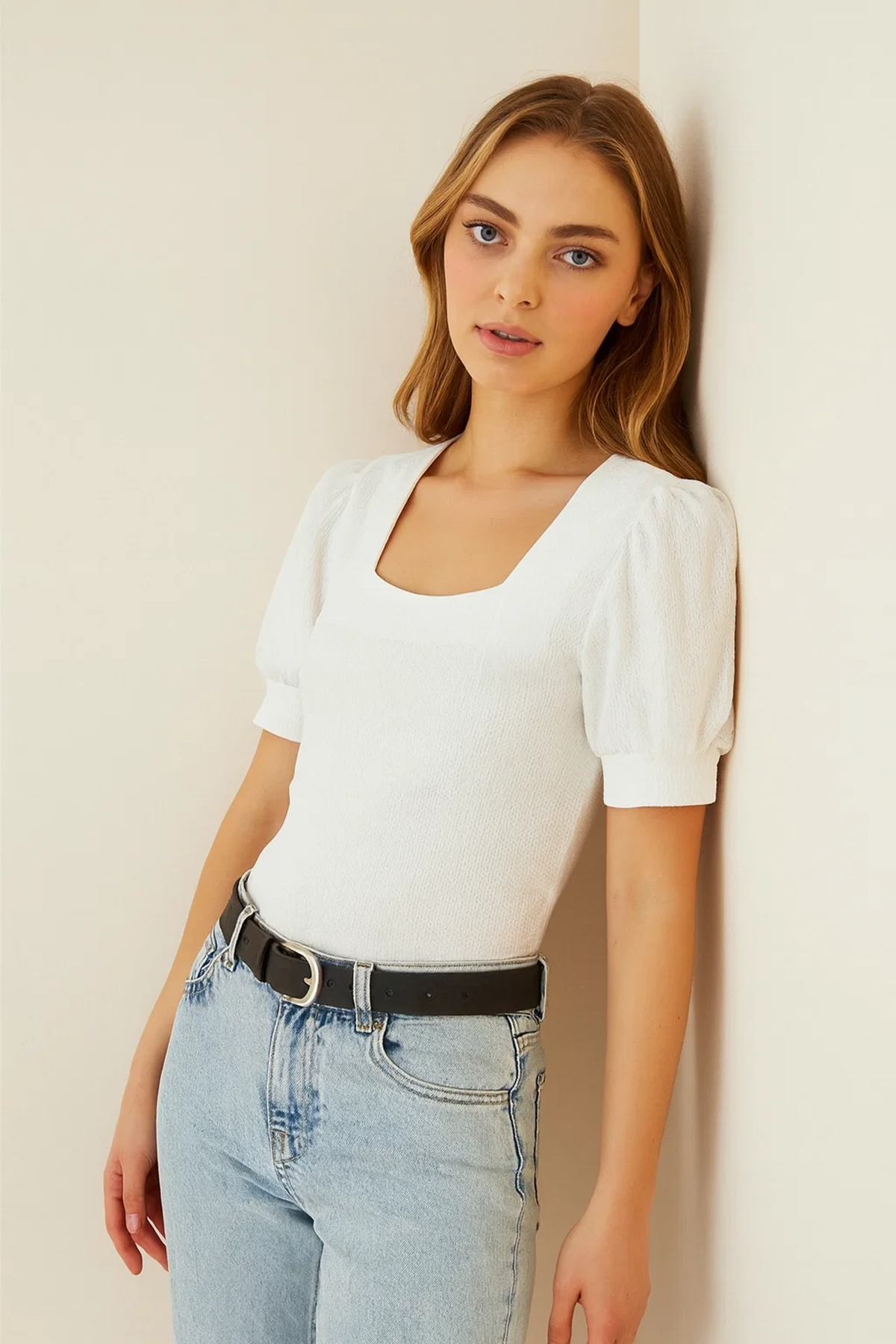 Kadın Örme Kısa Kolu Kare Yaka Basic Beyaz Bluz