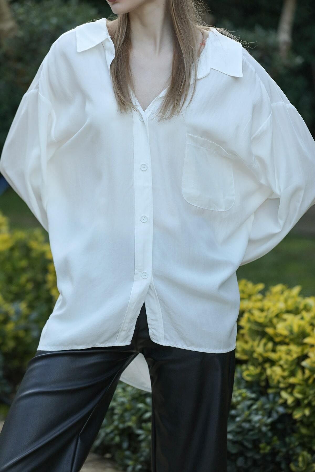 Kadın Beyaz Owersize Uzun Basic Gömlek