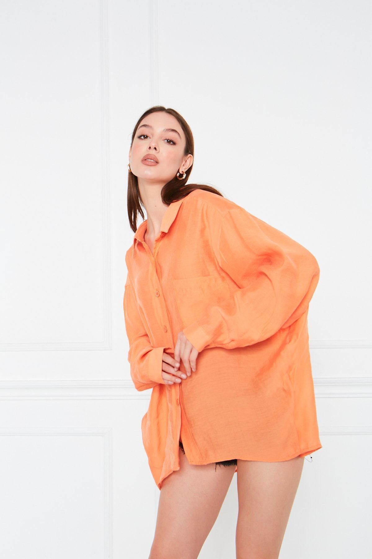 Kadın Siyah Owersize Uzun Basic Gömlek