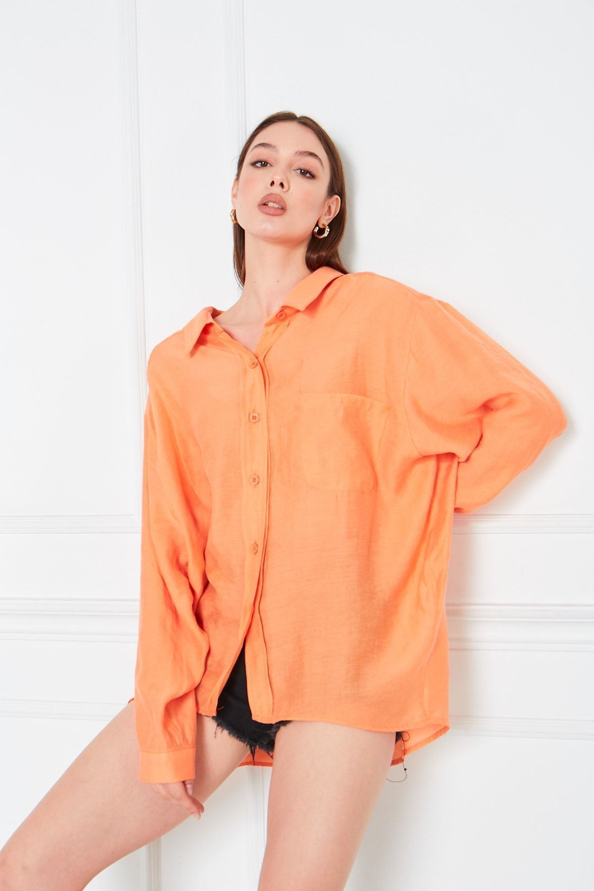 Kadın Siyah Owersize Uzun Basic Gömlek