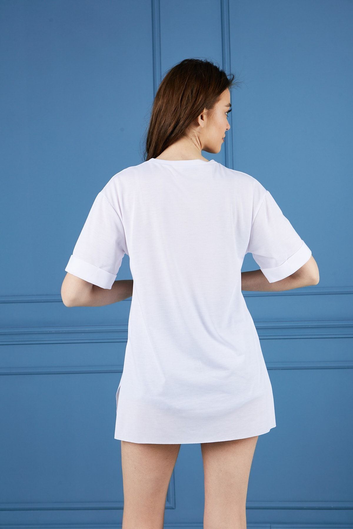 Kadın Kol Katlı Yırtmaçlı Salaş Oversize Tshirt