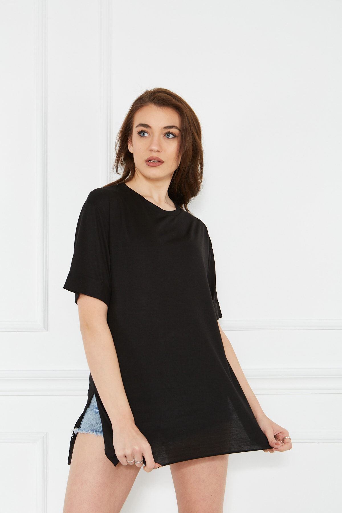 Kadın Kol Katlı Yırtmaçlı Salaş Oversize Tshirt