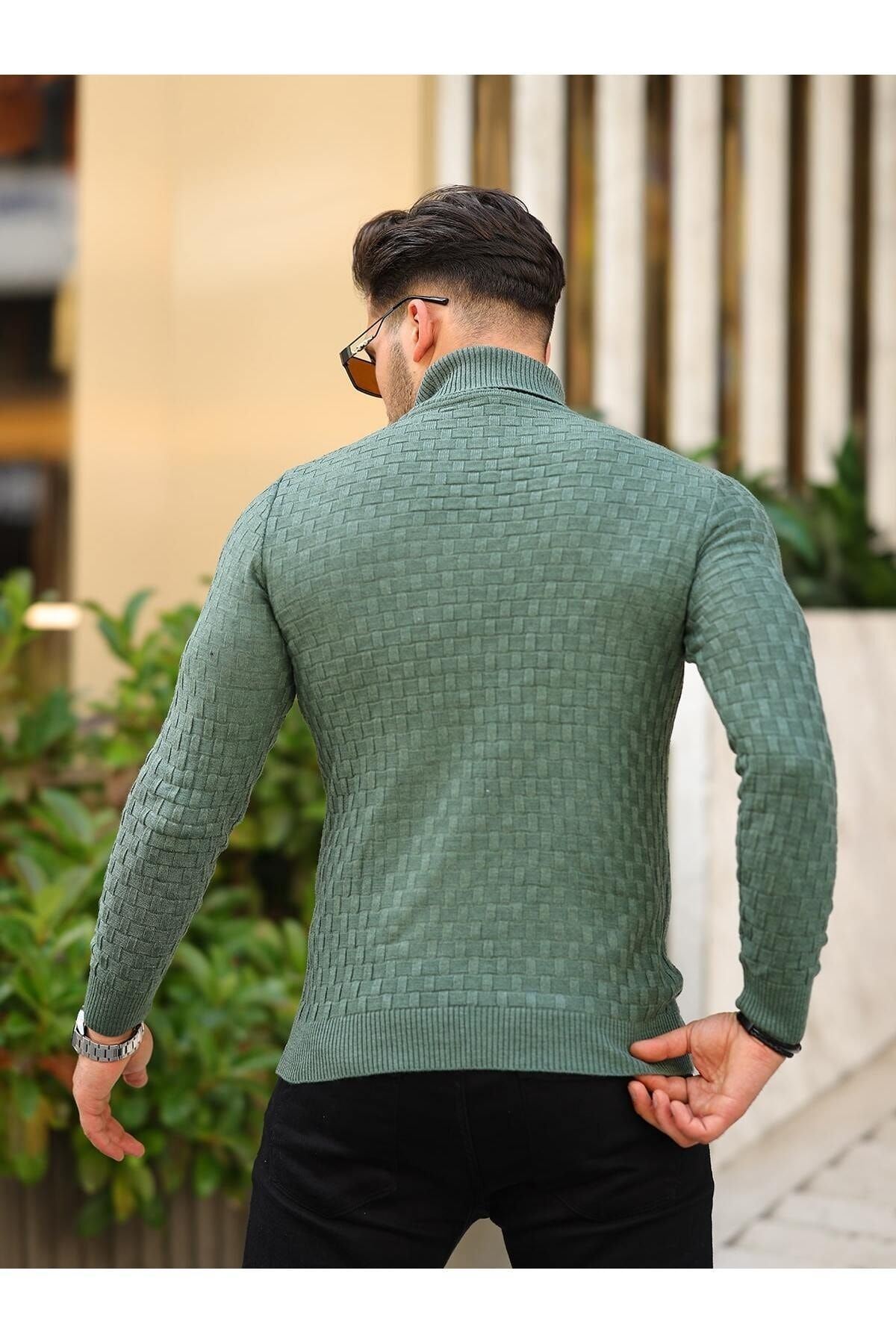 Erkek Boğazlı Triko Kazak