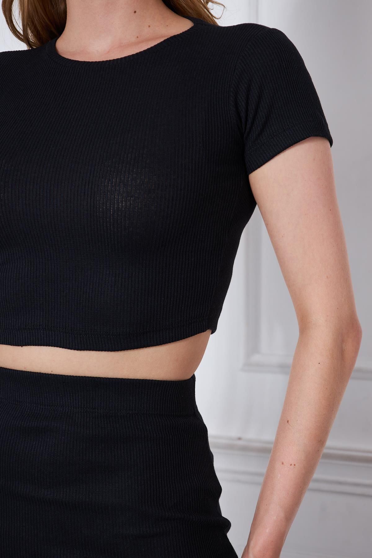 Kadın Crop ve Yırtmaçlı Etek Takım