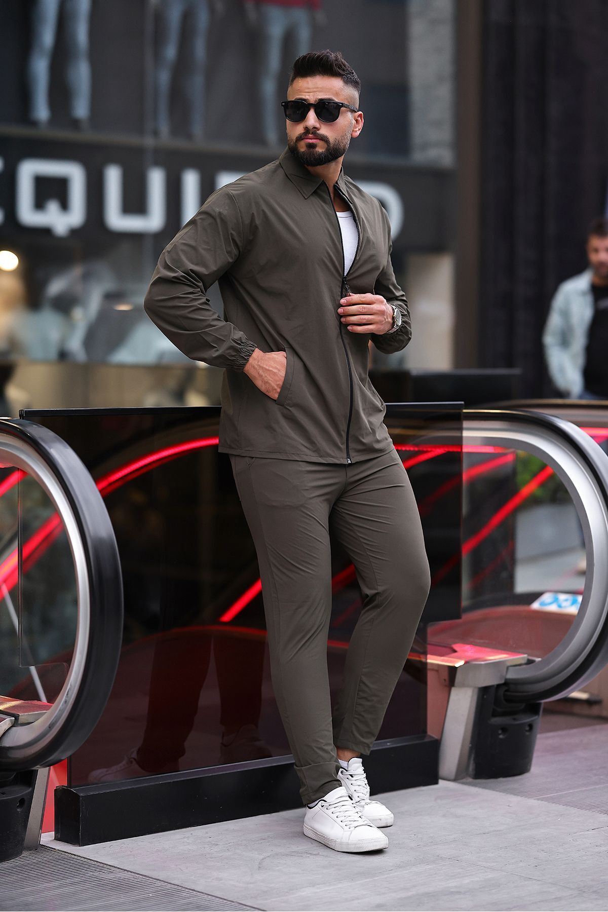 Gömlek Yakalı Fermuarlı Takım