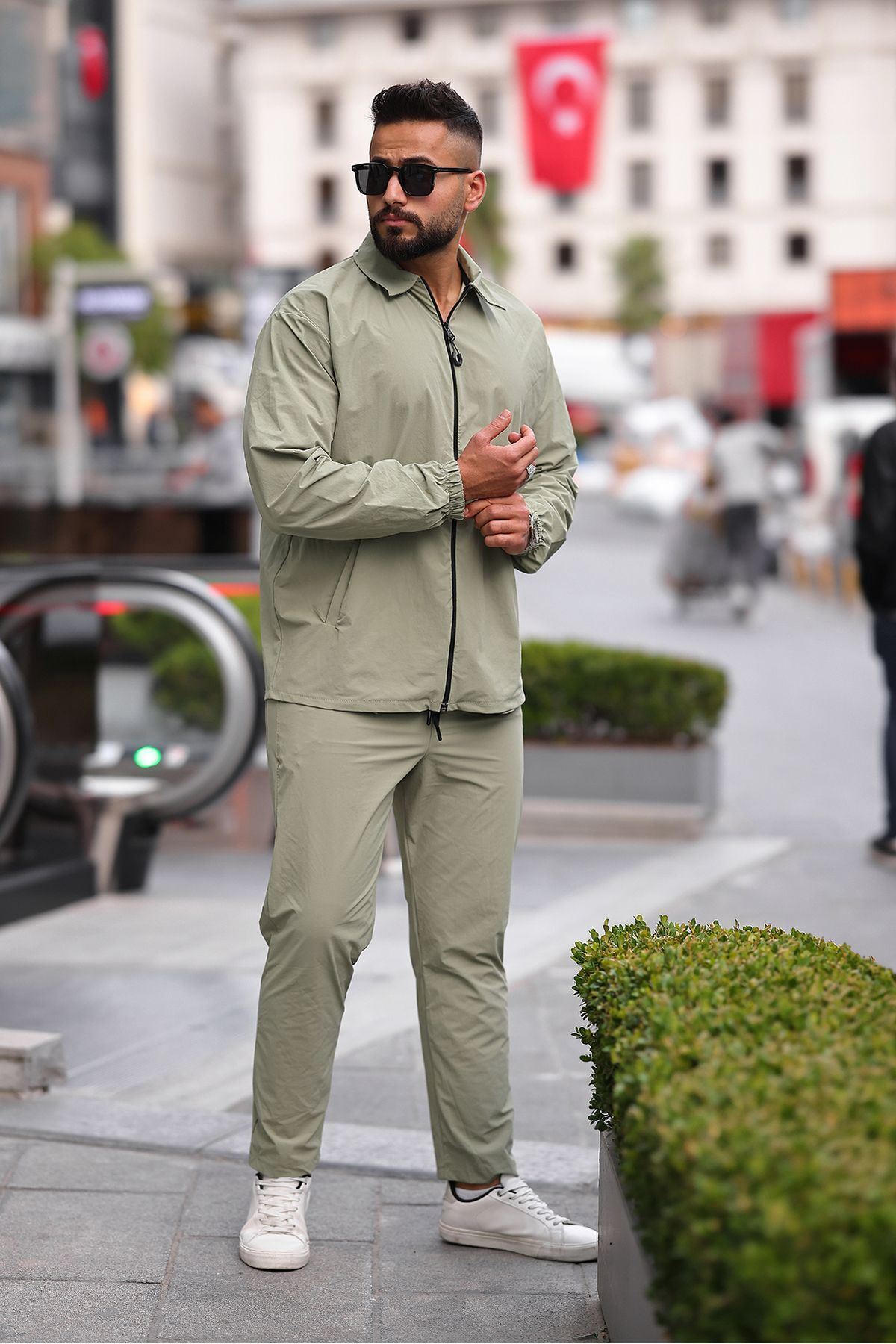 Gömlek Yakalı Fermuarlı Takım