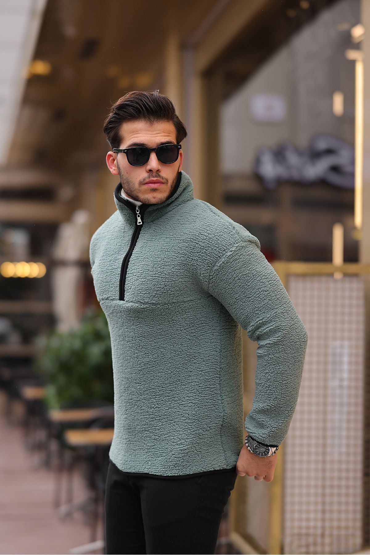 Yarım Fermuarlı Peluş Sweatshirt