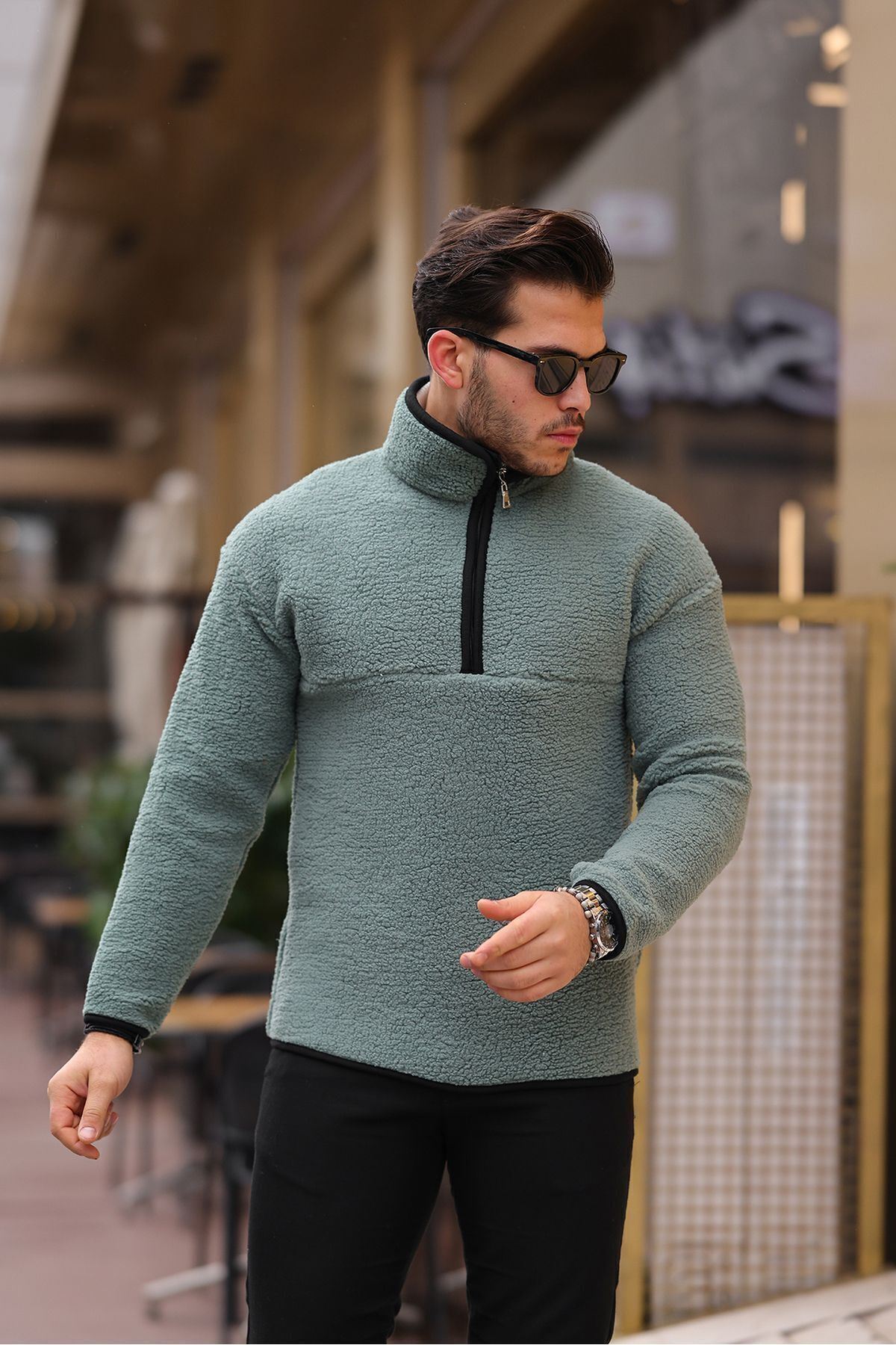 Yarım Fermuarlı Peluş Sweatshirt