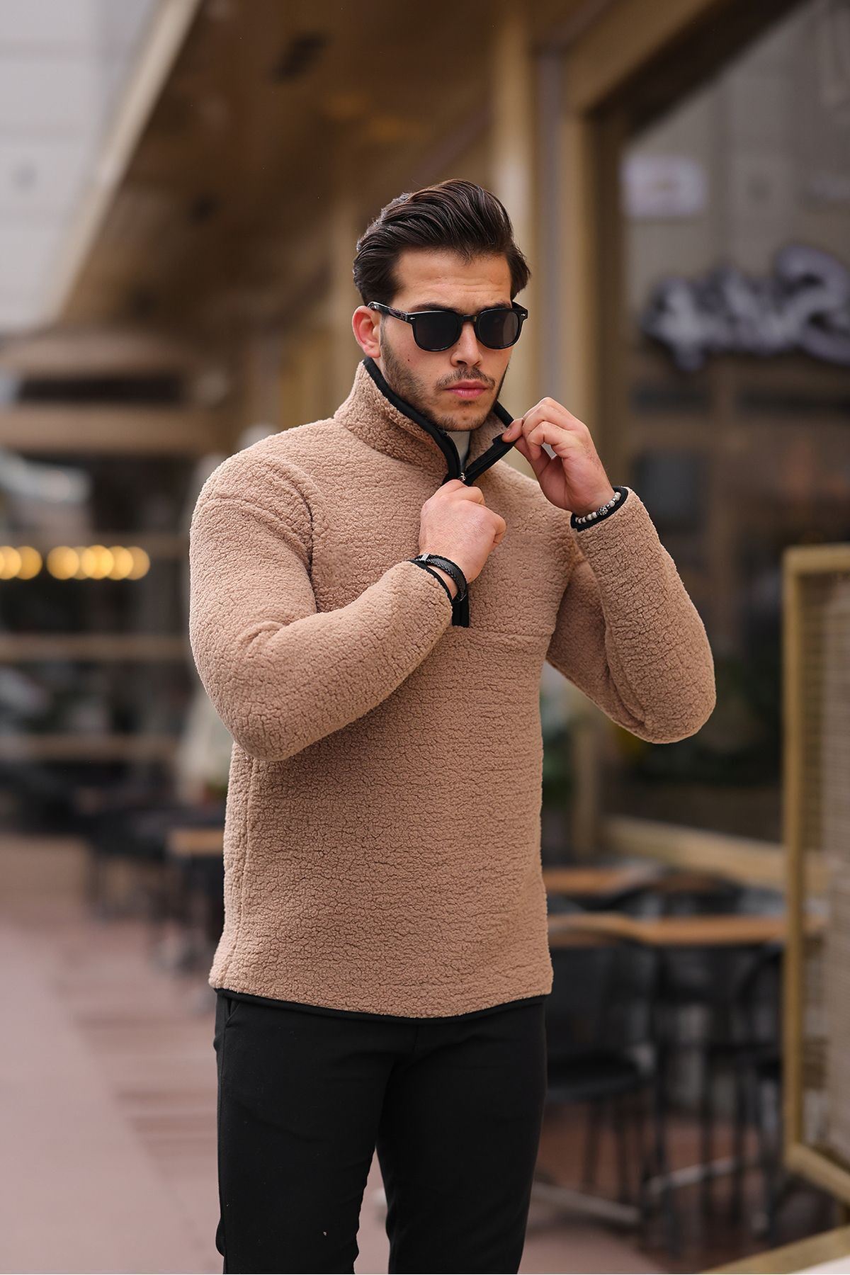 Yarım Fermuarlı Peluş Sweatshirt