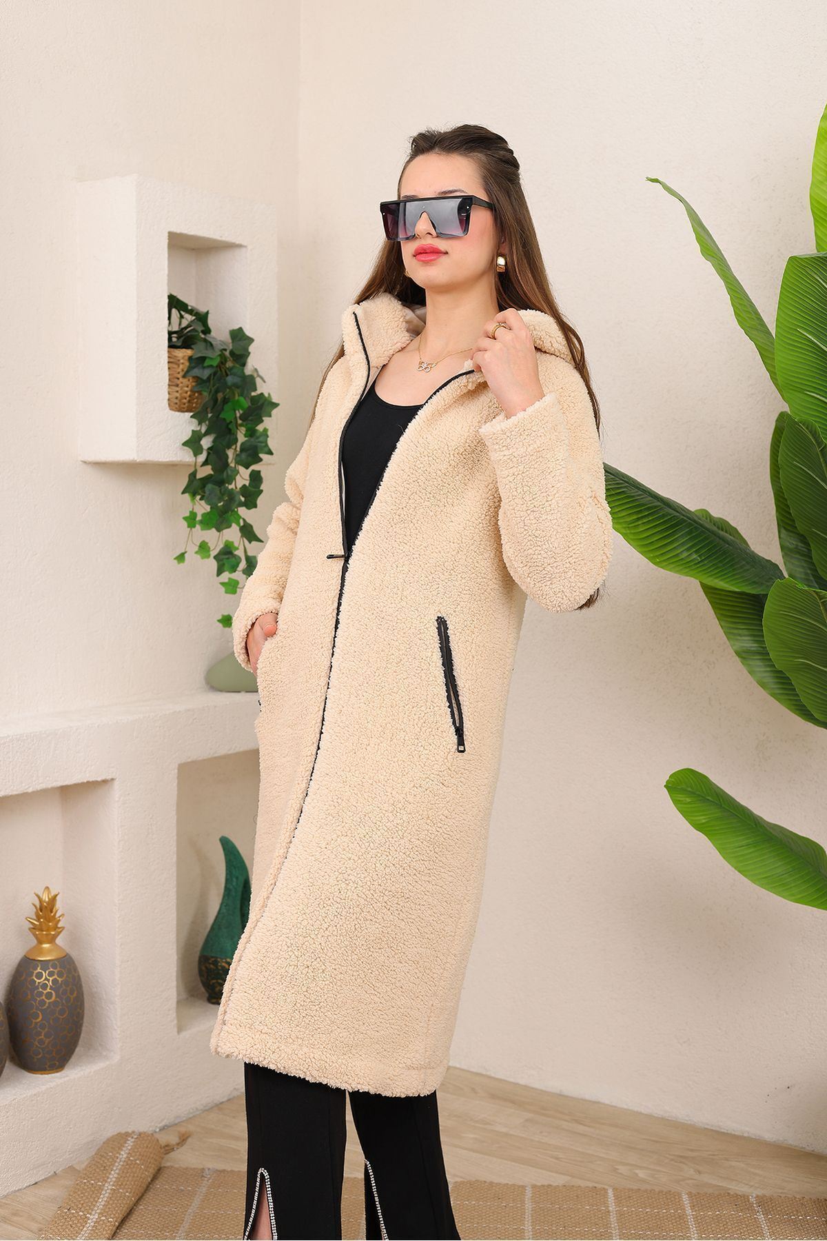 Kapüşonlu Peluş Kaban