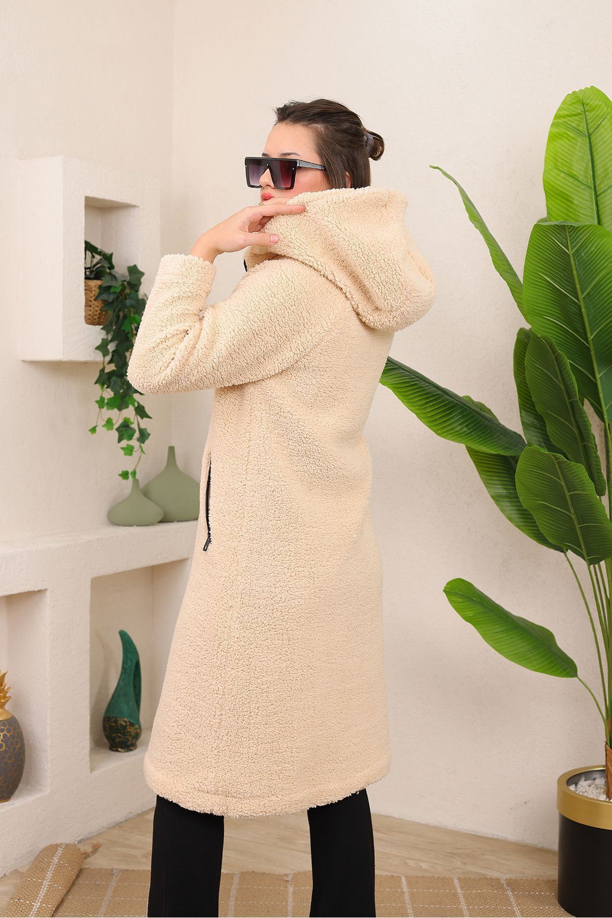 Kapüşonlu Peluş Kaban