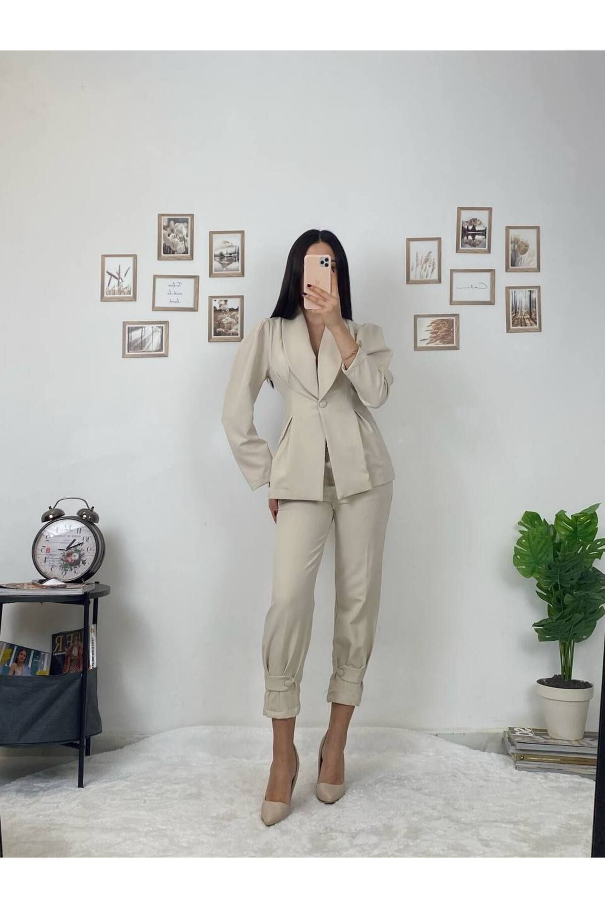 Kadın Paça Düğmeli Pantolon Ceket Krem Ikili Takım