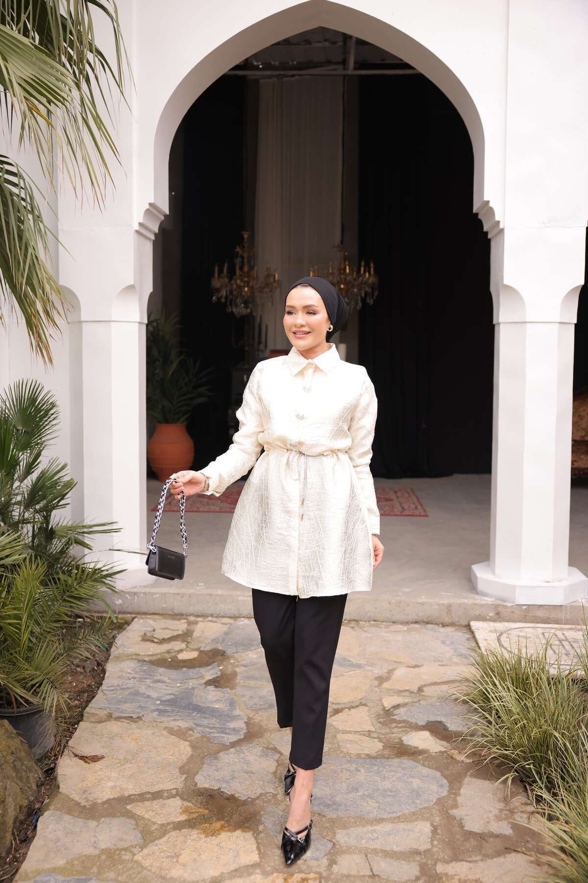 Kadın Jakarlı Şık Beli Lastikli Bej Tonik Ceket