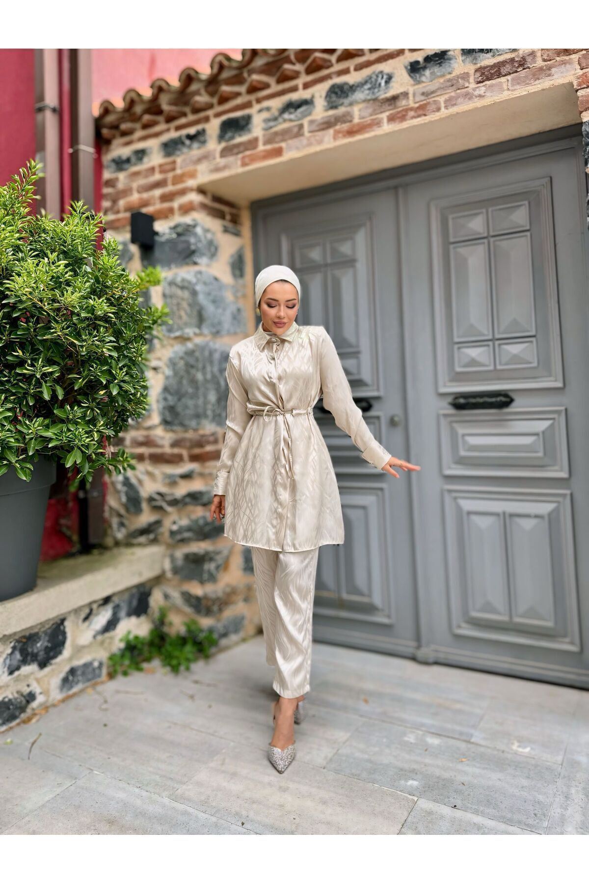 Belden Bağlamalı Kendinden Desenli Takım