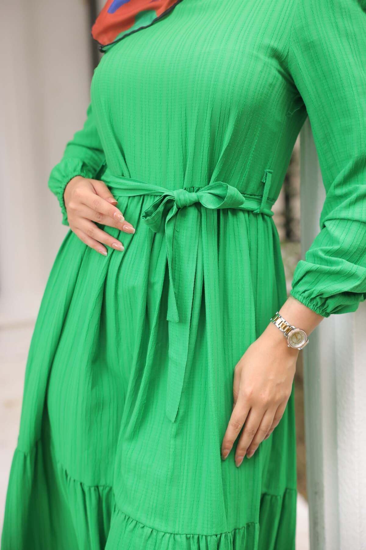 Kadın Şık Kendinden Dokulu Kuşaklı Yeşil Uzun Elbise
