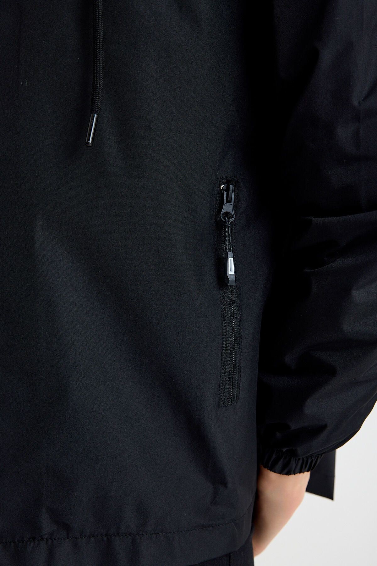 Kadın Içi Astarlı Suya Dayanıklı Kapüşonlu Cepli Yağmurluk