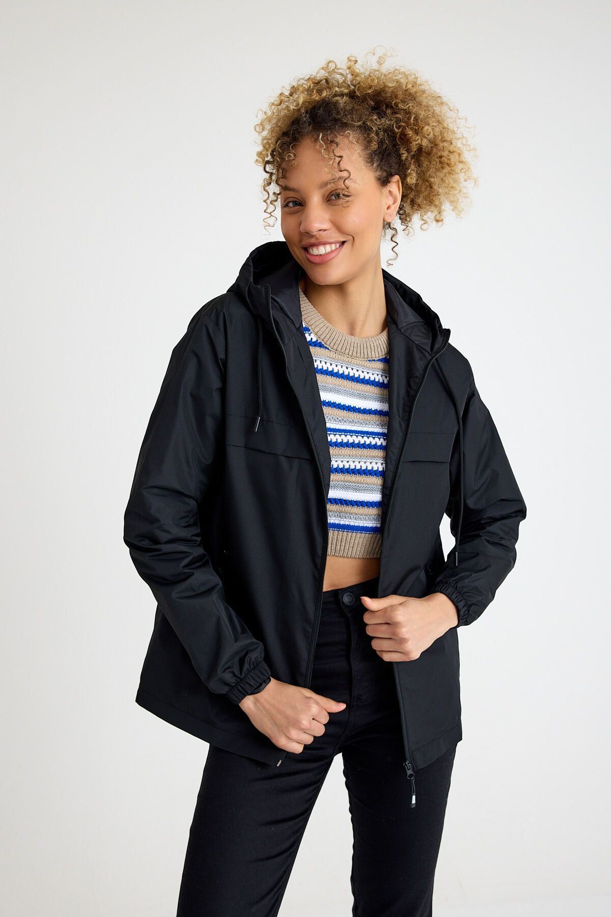 Kadın Içi Astarlı Suya Dayanıklı Kapüşonlu Cepli Yağmurluk