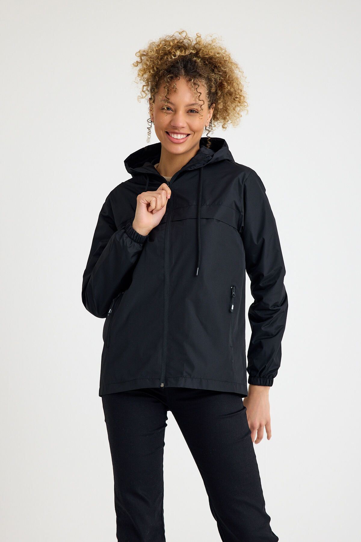 Kadın Içi Astarlı Suya Dayanıklı Kapüşonlu Cepli Yağmurluk