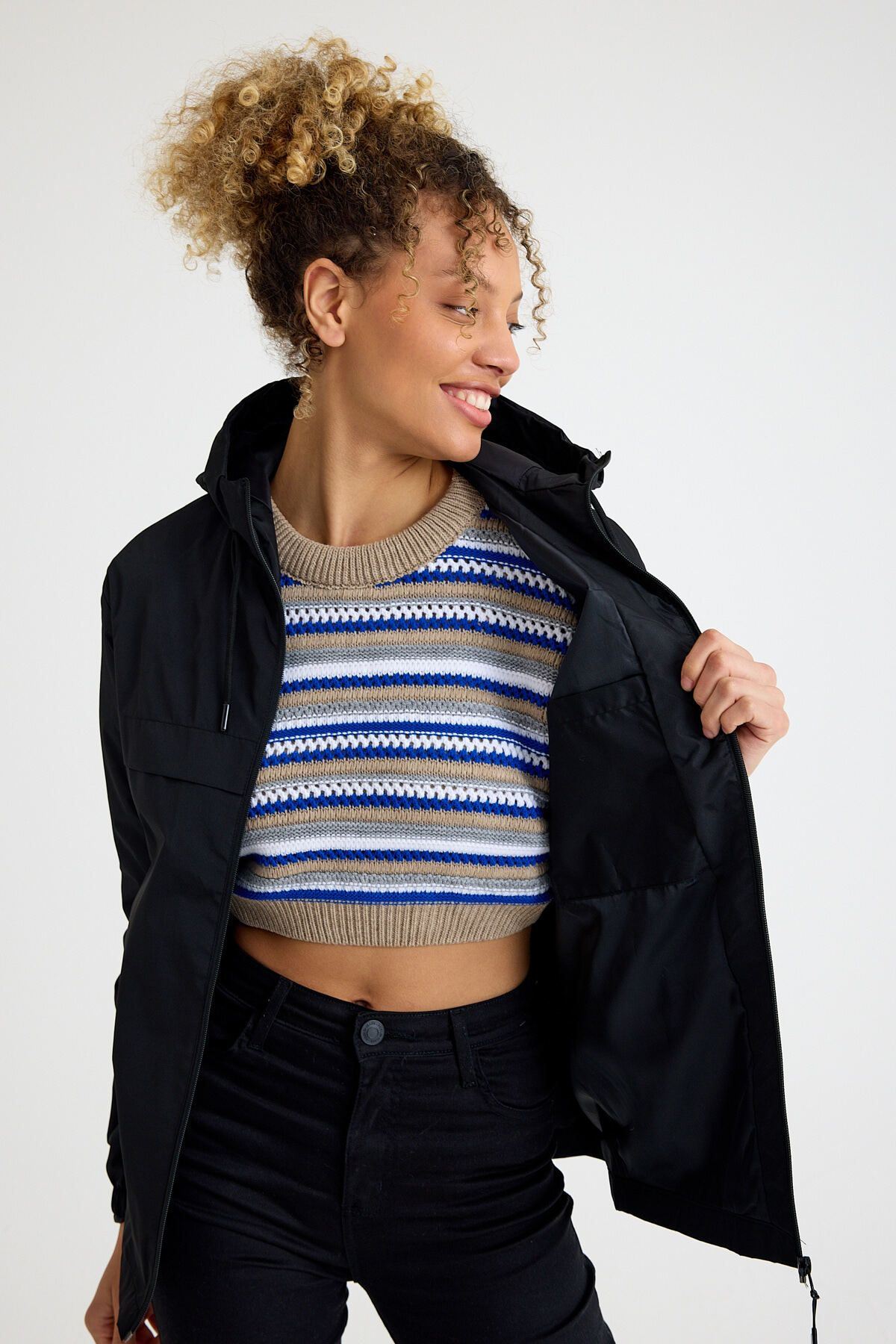 Kadın Içi Astarlı Suya Dayanıklı Kapüşonlu Yağmurluk