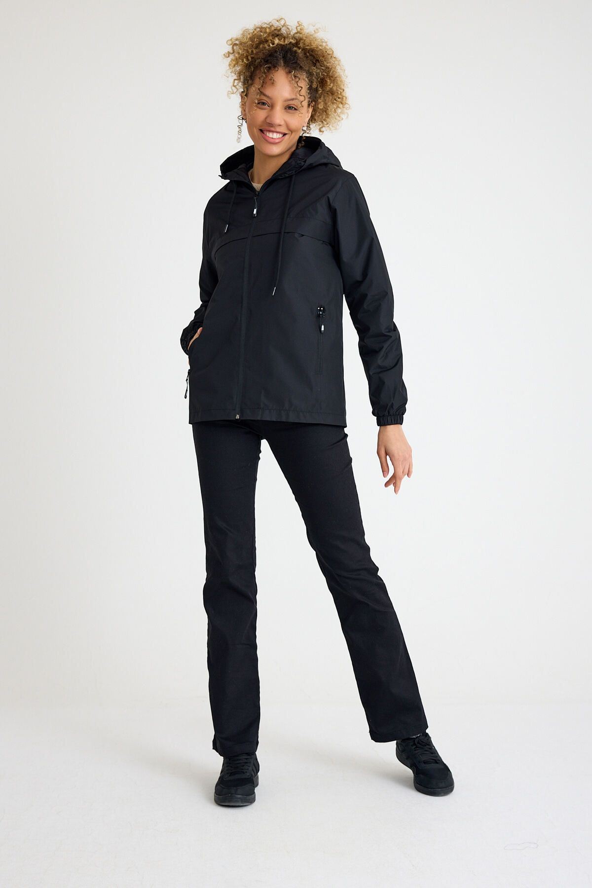 Kadın Içi Astarlı Suya Dayanıklı Kapüşonlu Yağmurluk