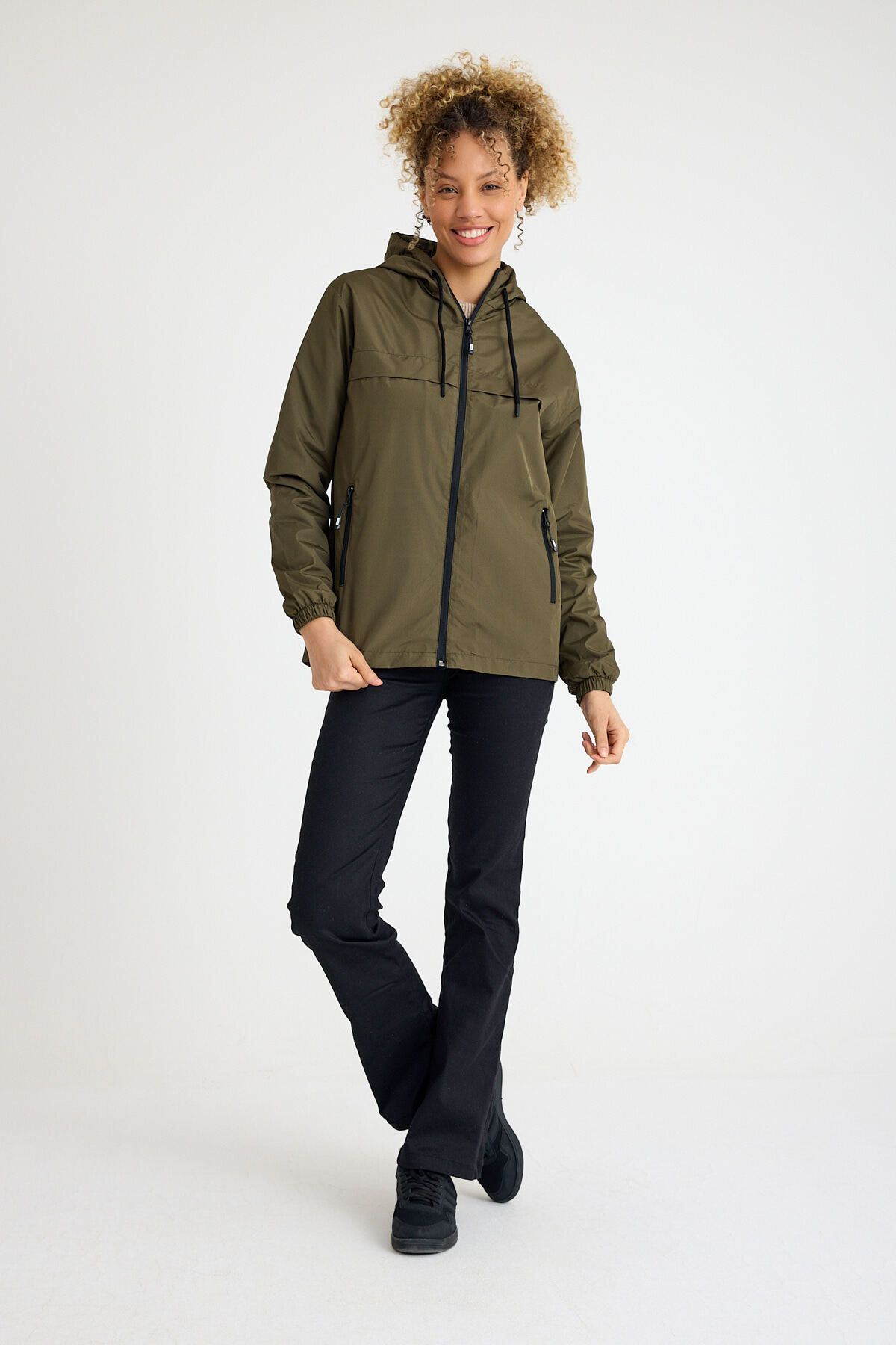 Kadın Içi Astarlı Suya Dayanıklı Kapüşonlu Yağmurluk