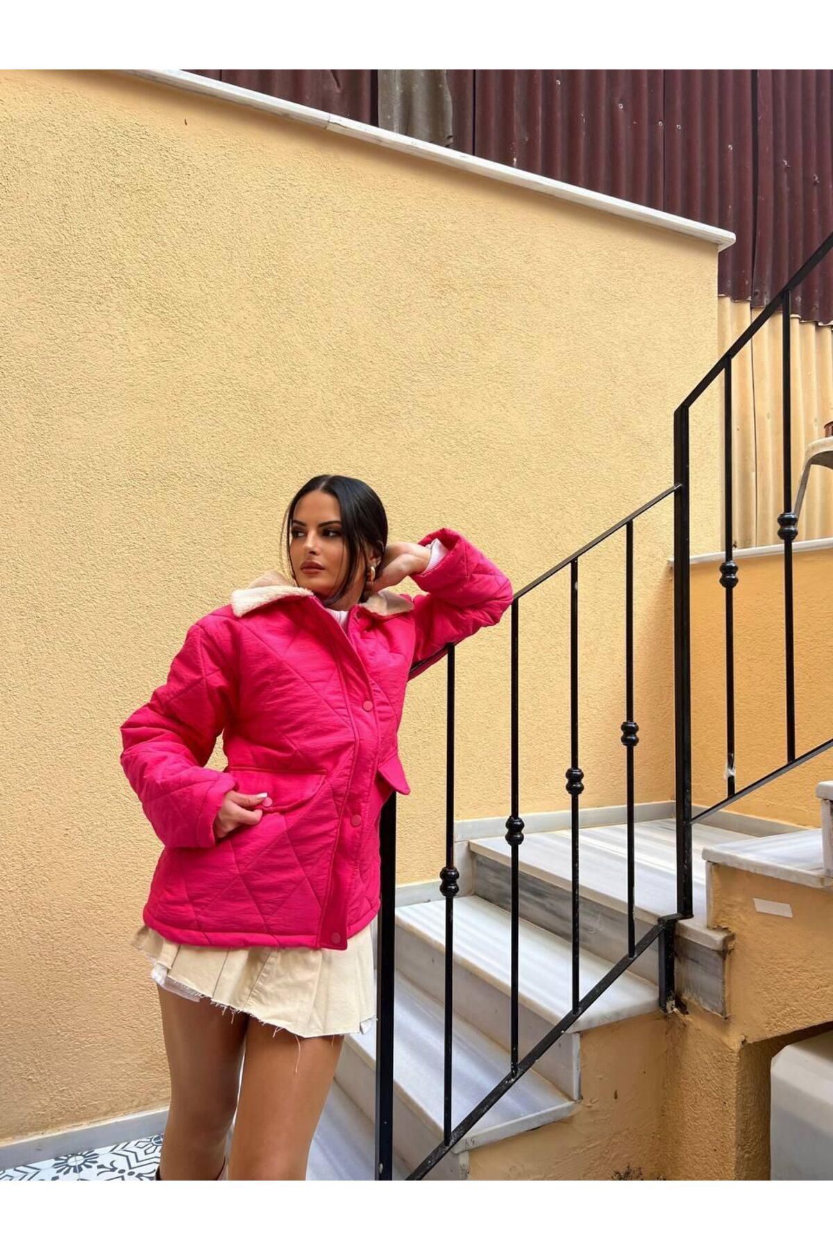 Kadın Kürk Yaka Baklava Desenli Kapitone Fuşya Mont