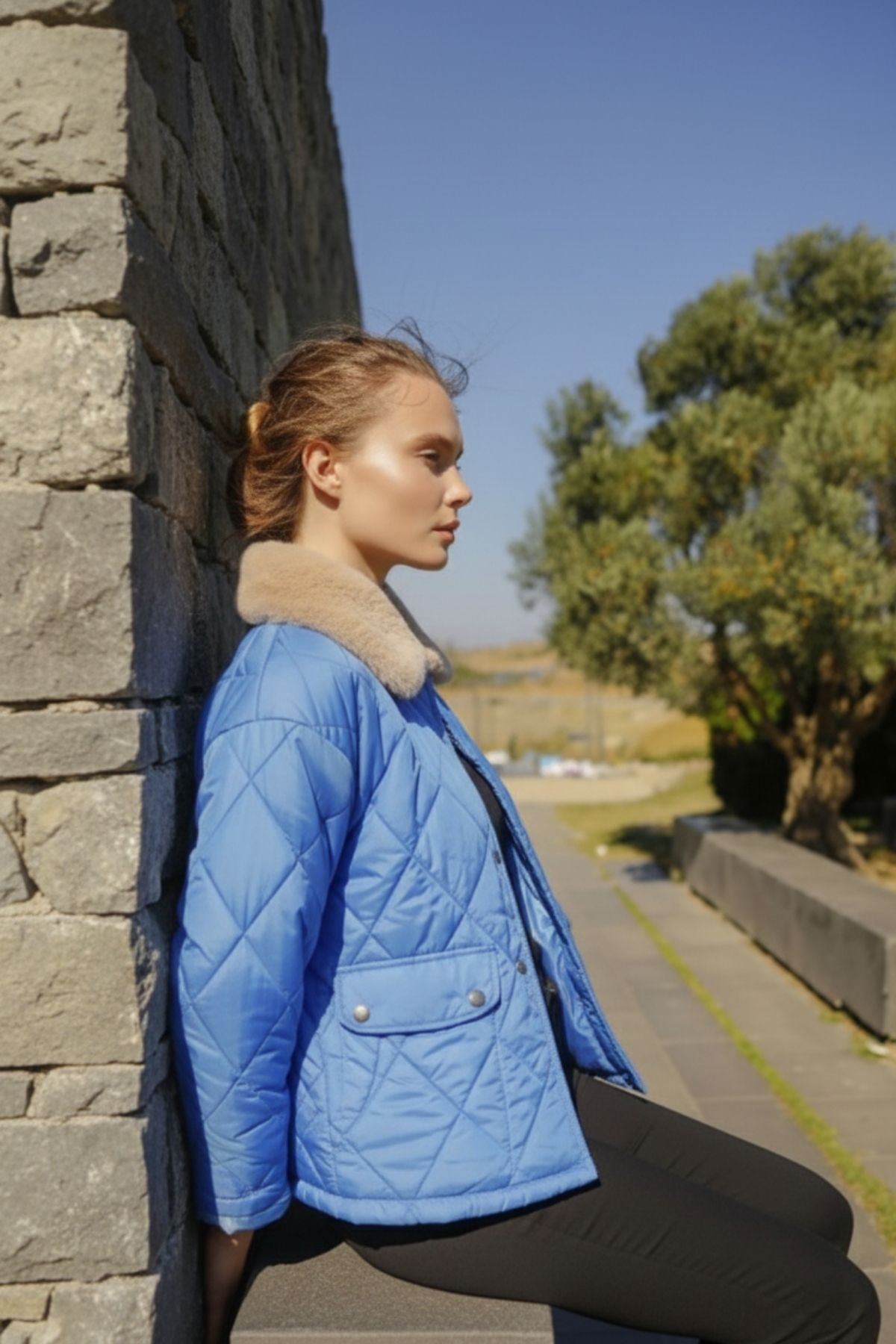 Kadın Kürk Yaka Baklava Desenli Kapitone Mavi Ceket