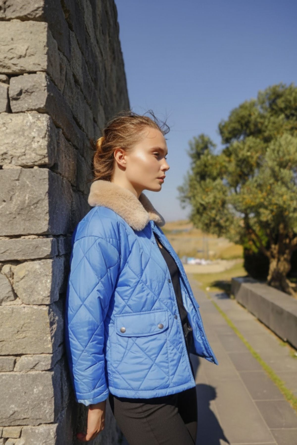 Kadın Kürk Yaka Baklava Desenli Kapitone Mavi Ceket