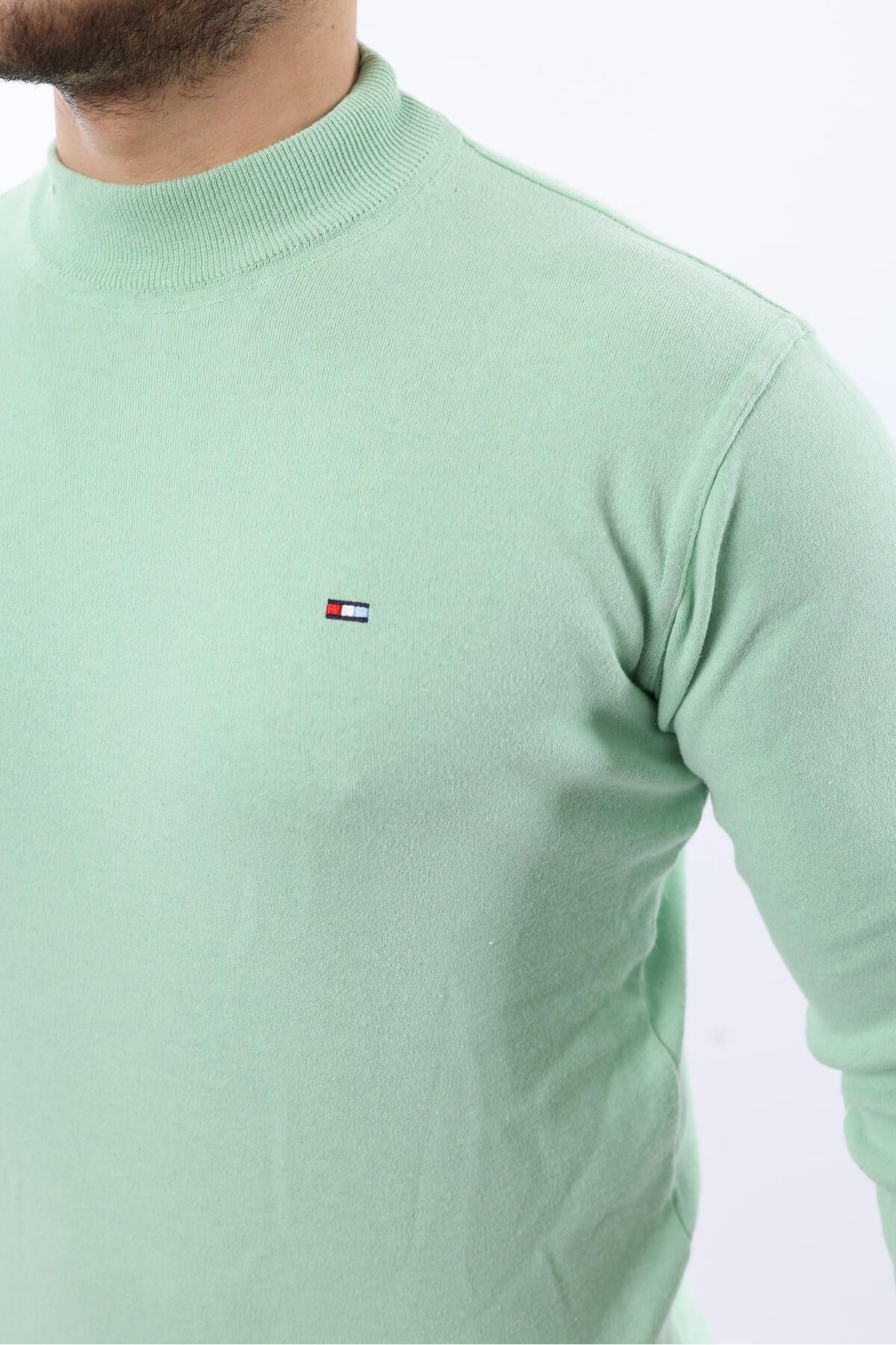 Erkek Yarım Balıkçı Yaka Triko Kazak