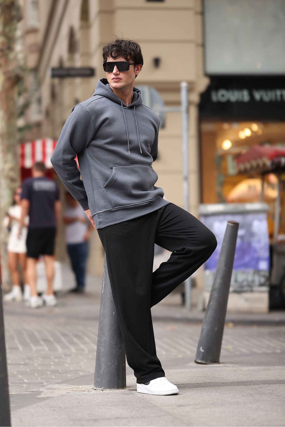 Üç İplik Şardonlu Kanguru Cep Sweatshirt