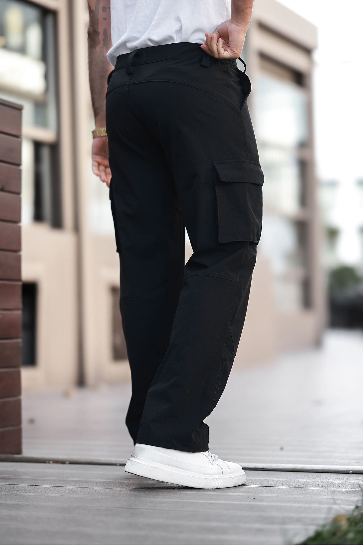 Erkek Kargo Cepli Dikiş Detaylı Siyah Taktik Paraşüt Pantolon