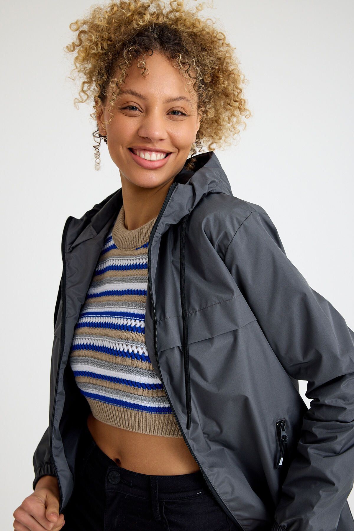 Kadın Içi Astarlı Suya Dayanıklı Kapüşonlu Yağmurluk