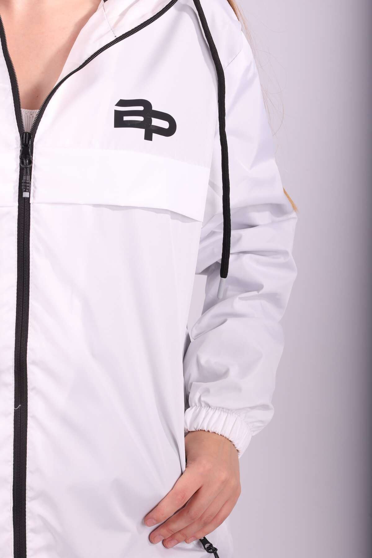 Kadın Içi Astarlı Suya Dayanıklı Kapüşonlu Yağmurluk