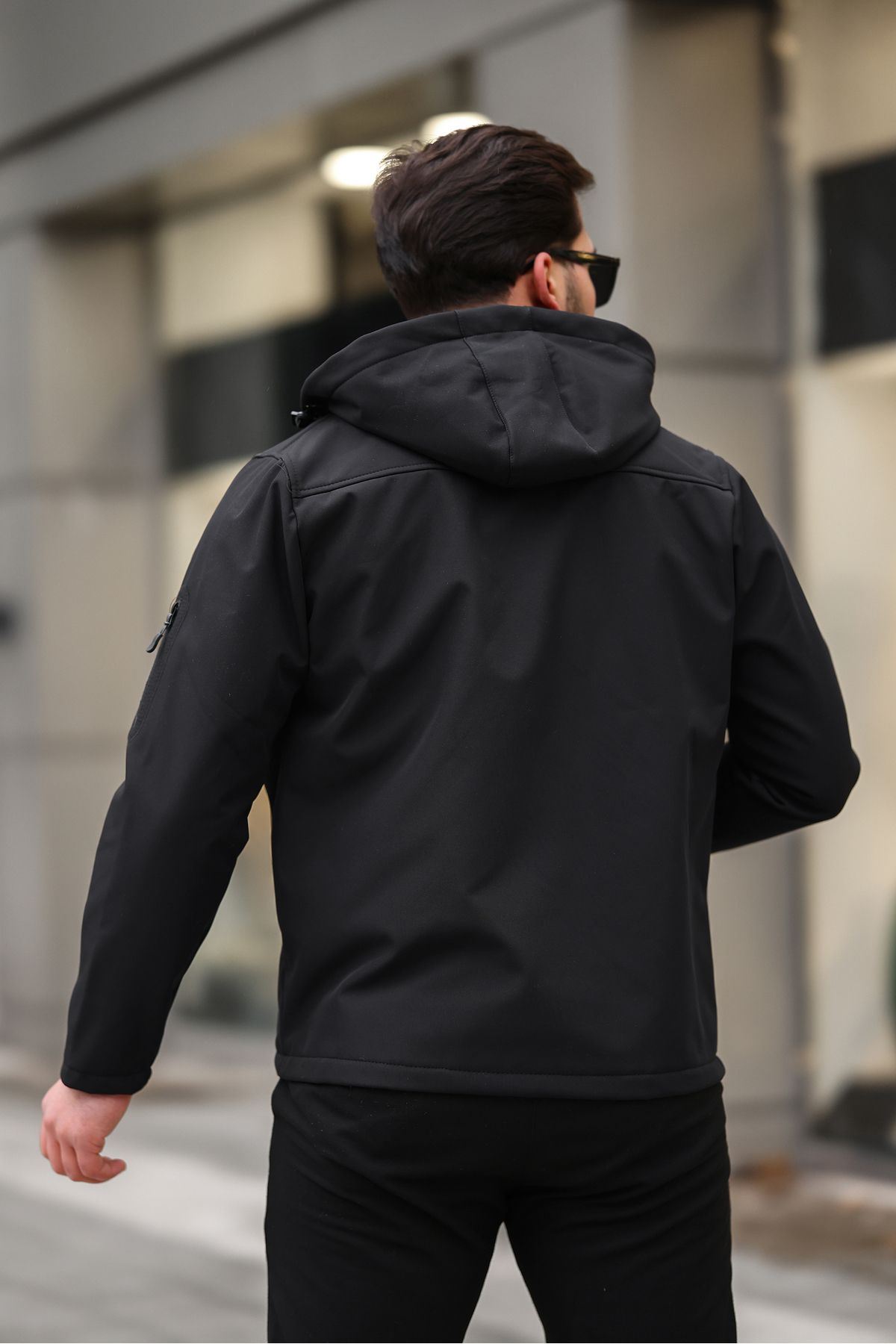 Erkek İçi Polarlı Su ve Rüzgar Geçirmez Softshell Spor Mont