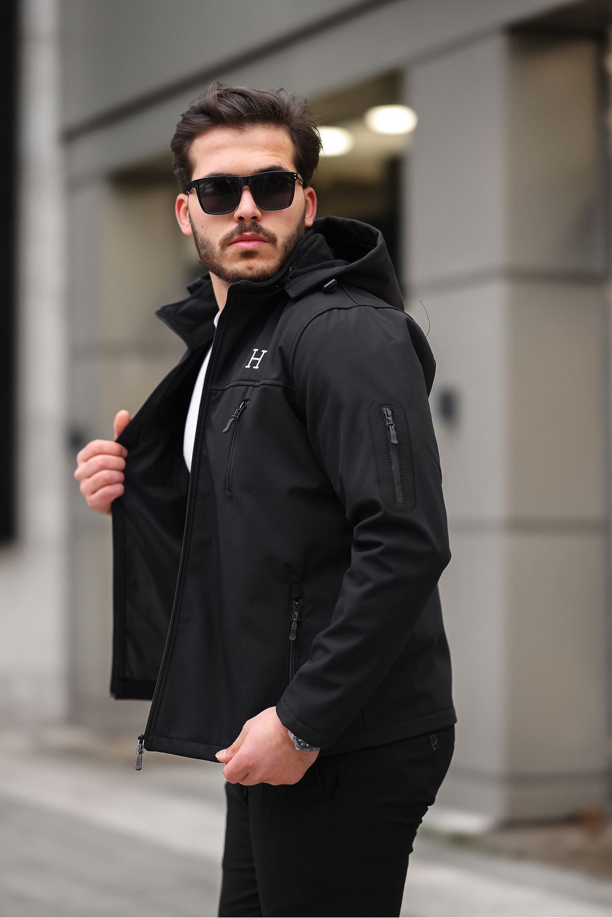 Erkek İçi Polarlı Su ve Rüzgar Geçirmez Softshell Spor Mont